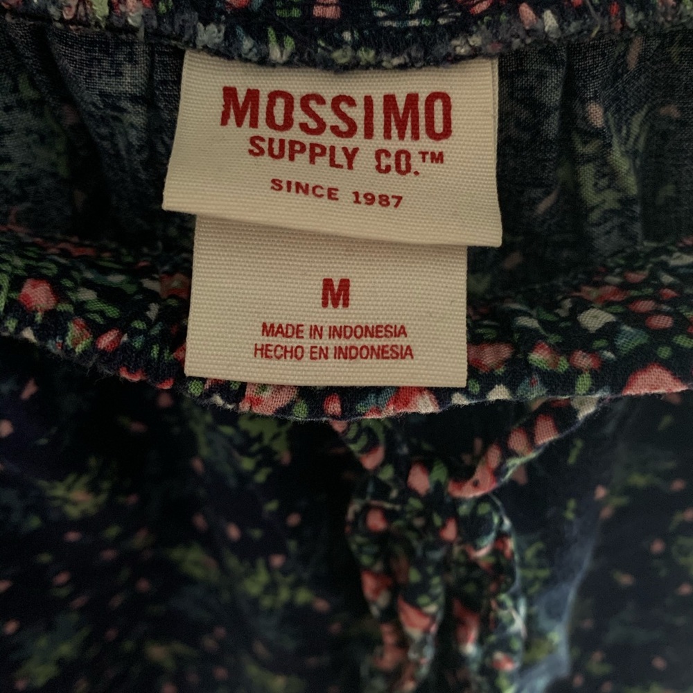 Shorts - Picture 4 of 4